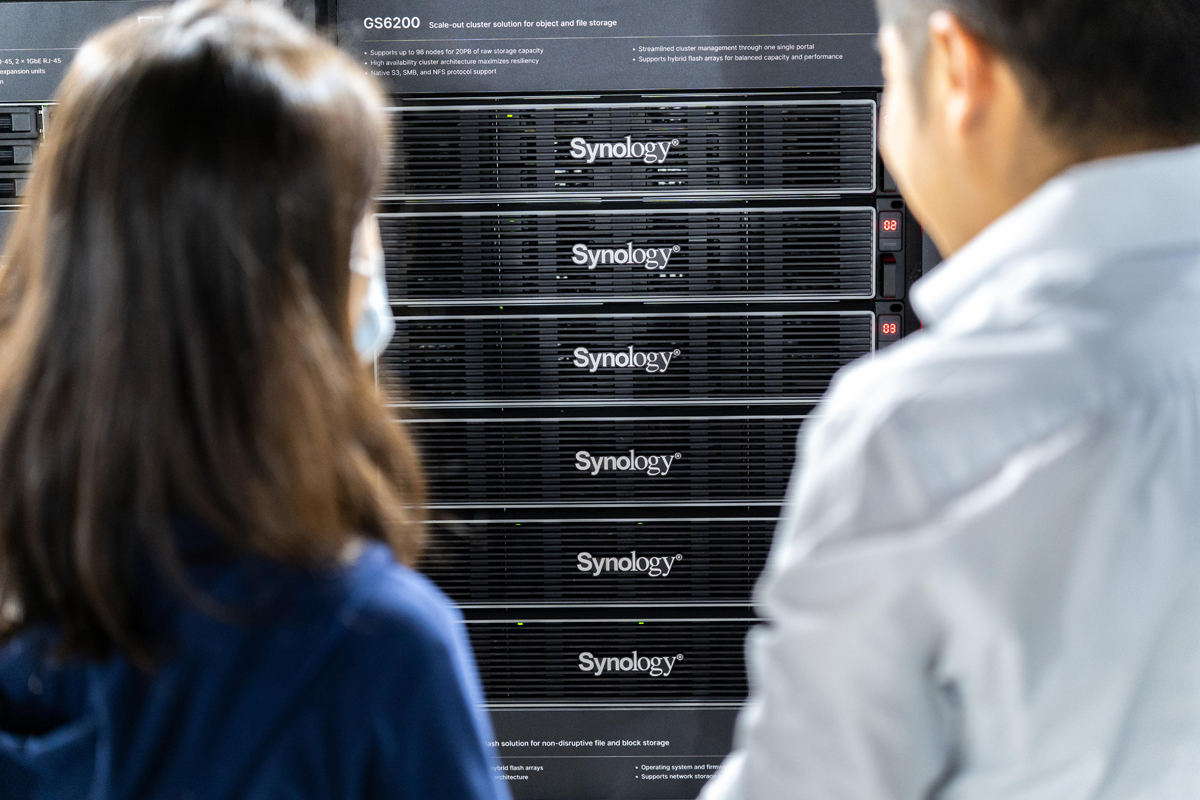 Synology-GS6200-Stack